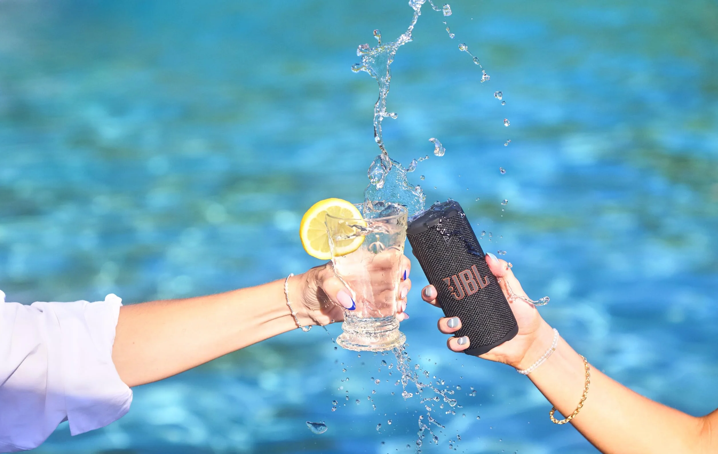 JBL Grip Enceinte Bluetooth compacte IP68 14h autonomie Auracast Noir